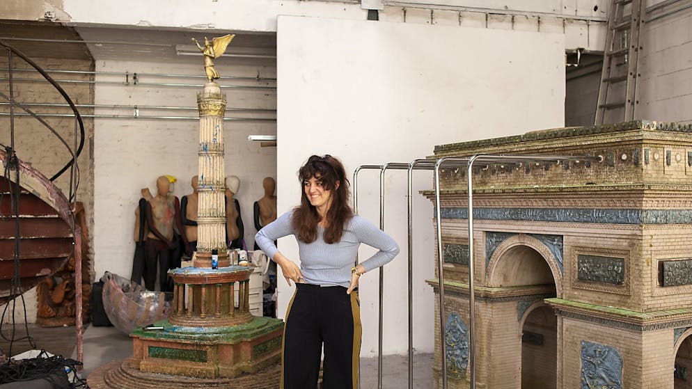 Die digitale Gesellschaft und ihre Ängste: Diesem Thema widmet sich die Berliner Künstlerin Raphaela Vogel in der Ausstellung «Bellend bin ich aufgewacht» im Kunsthaus Bregenz.