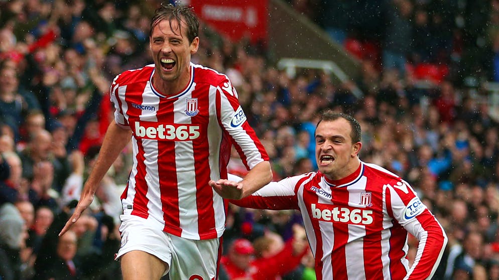 Peter Crouch (l.) und Xherdan Shaqiri durften bei Stoke City nicht allzu oft gemeinsam jubeln.