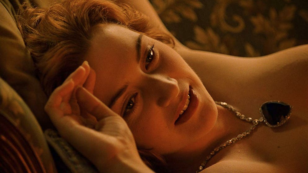 Verfilmungen echter Katastrophen. ... und der bildhübschen Kate Winslet gedreht worden. Im Film dreht es sich lange nicht um die Katastrophe, sondern um die Liebesgeschichte zwischen den beiden. Der Film ist bis heute einer der erfolgreichsten aller Zeiten.