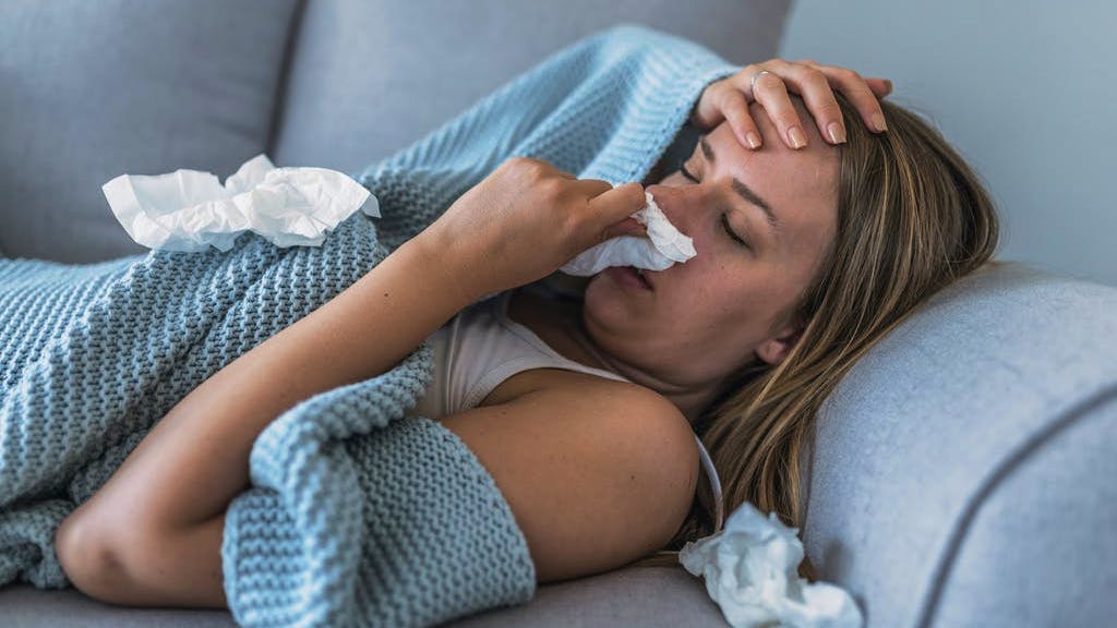 Hausärztin im Interview. «Dann heisst es: ab ins Bett» – die besten Anti-Erkältungstipps