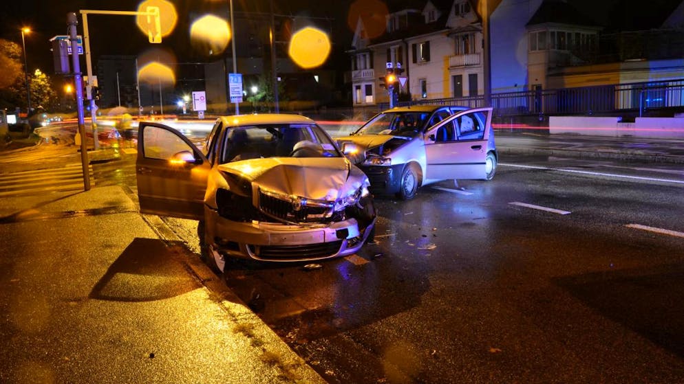 Beim Linksabbiegen nicht aufgepasst hat eine Automobilistin in Münchenstein.