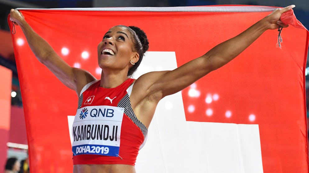 Die besten Bilder der Leichtathletik-WM 2019. Kambundji feiert mit der Schweizer Fahne.