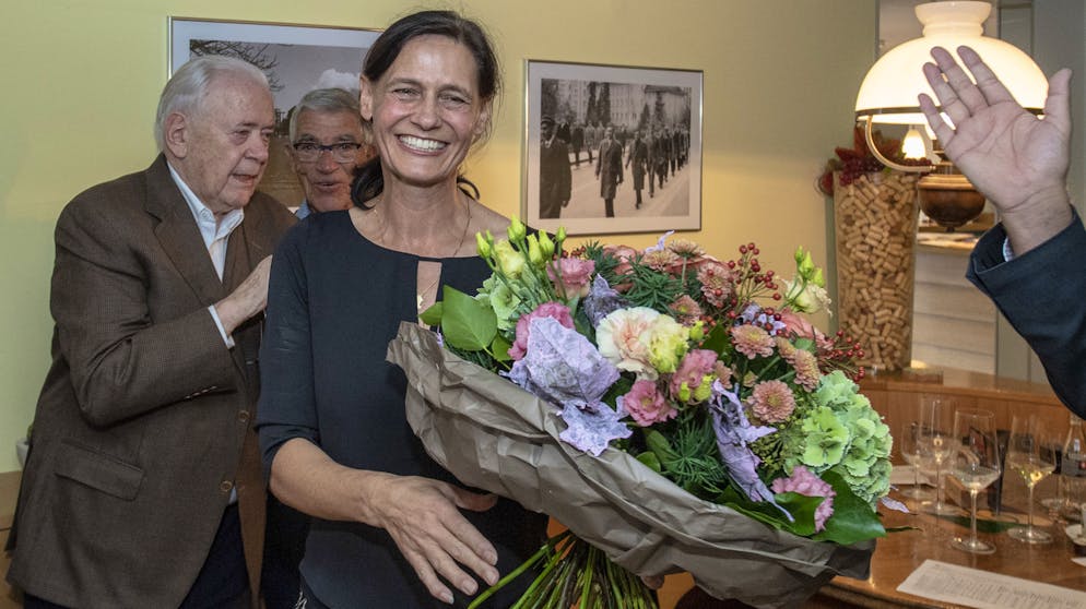 Gewinner und Verlierer der eidgenössischen Wahlen. Monika Rüegger heisst die strahlende Siegerin der SVP im Kanton Obwalden: Sie holt für ihre Partei nach acht Jahren den Sitz im Nationalrat zurück, zudem ist sie die erste Frau, die der Innerschweizer Kanton nach Bern schickt. 