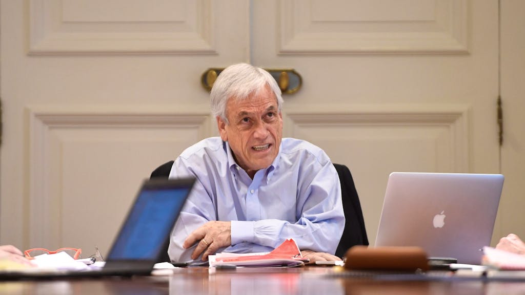 Proteste. Cile: «La democrazia ha l'obbligo di difendersi»