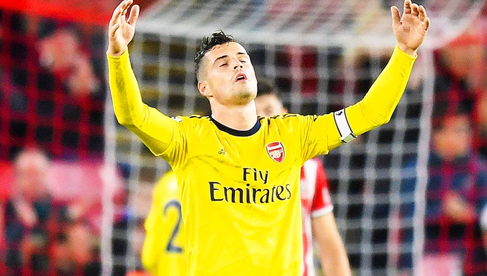 Granit Xhaka verliert mit Arsenal zum zweiten Mal in der laufenden Saison.