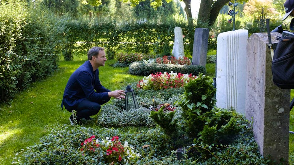 Was man vom Sterben lernen kann. Matthias Strolz interessiert sich für die heimische Friedhofskultur.