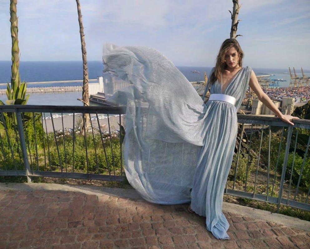Ezgi Cinar sulla creatività: «A dire il vero, la creatività è la parte più piccola del mio lavoro. È forse il cinque per cento del tempo che investo in una linea di vestiti. Sono una persona creativa ma allo stesso tempo anche una donna d’affari. Una collezione deve anche potersi vendere.»