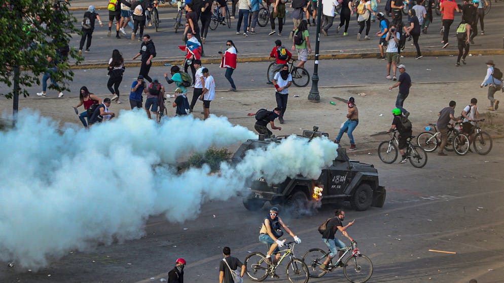 Sale la conta dei morti delle violente proteste in Cile.