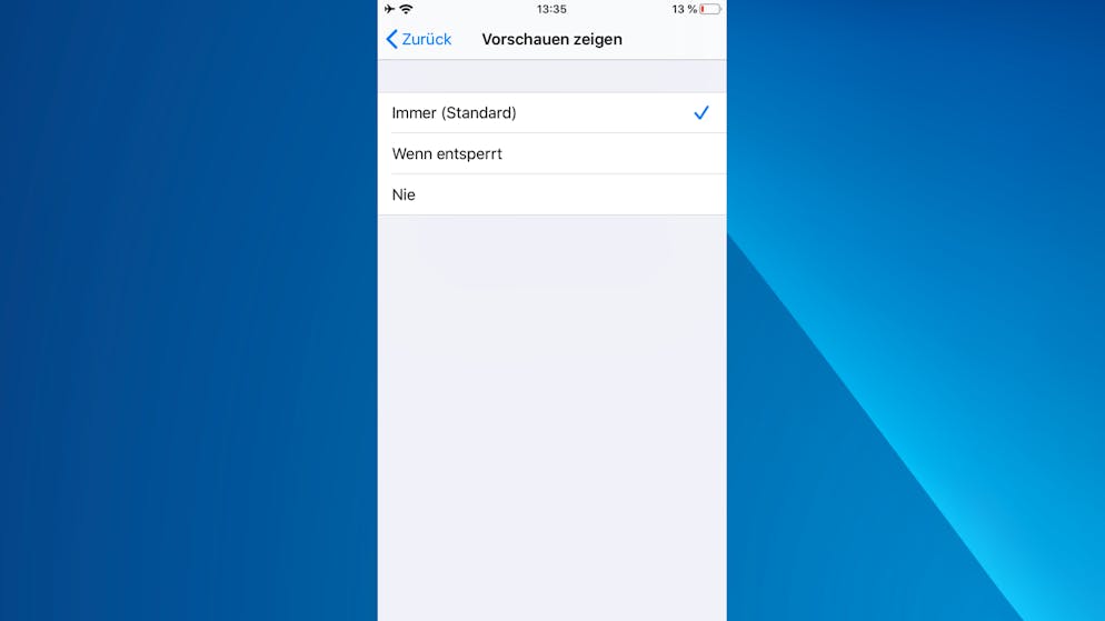 Privatsphäre bei WhatsApp schützen. Diese Option kann man auch in den iOS-Einstellungen unter «WhatsApp»- > «Mitteilungen» -> «Vorschauen zeigen» ändern.