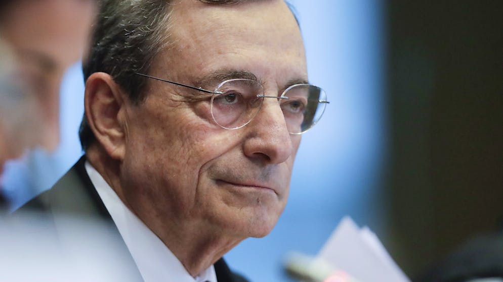 Die Europäische Zentralbank (EZB) bekräftigt zum Ende der Amtszeit von EZB-Präsident Mario Draghi die ultralockere Geldpolitik. 