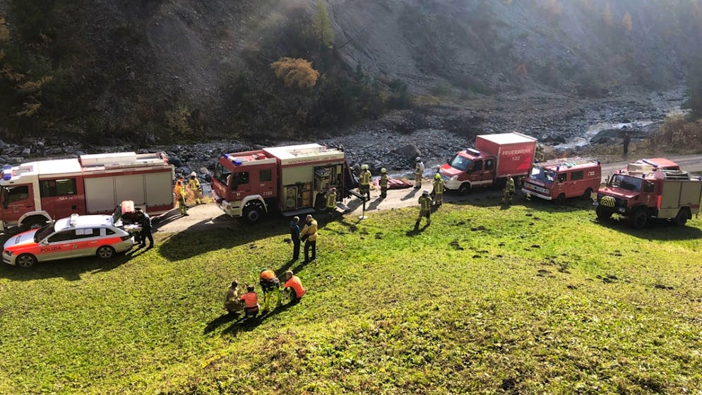 Grenzüberschreitende Aktion: Der Saumnauner Feuerwehr kamen auch österreichische Kollegen aus dem Tirol zu Hilfe.