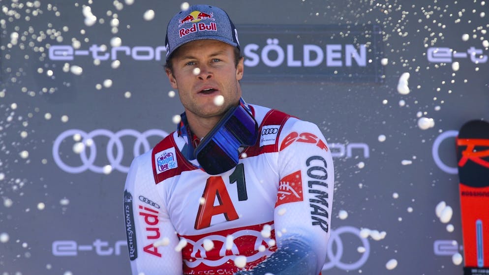 Französischer Doppelsieg in Sölden. Alexis Pinturault lässt im ersten Rennen nach dem Rücktritt von Marcel Hirscher die Korken knallen