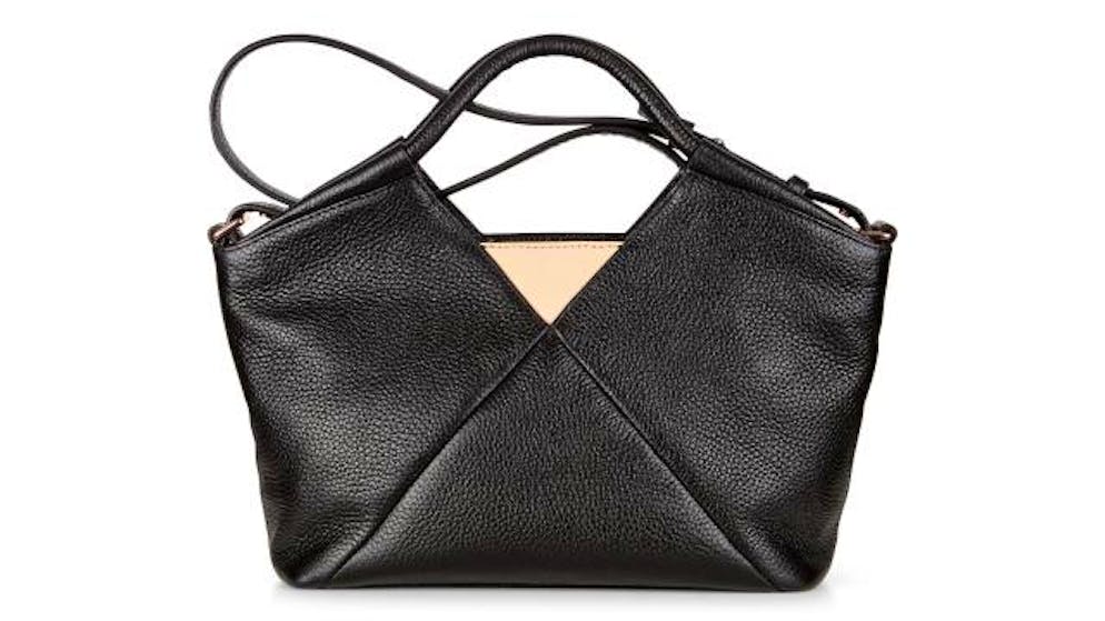 Frau trägt jetzt Minitaschen. Auch auf geometrische Formen setzen die Designer von Handtaschen aktuell häufig – hier ein Beispiel von Ecco.