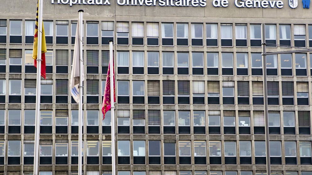 Daten zu Röntgenuntersuchungen von rund hundert Patienten sind vom Computernetz des Genfer Unispitals auf einen weniger gut geschützten Computer verschoben worden. (Archivbild)