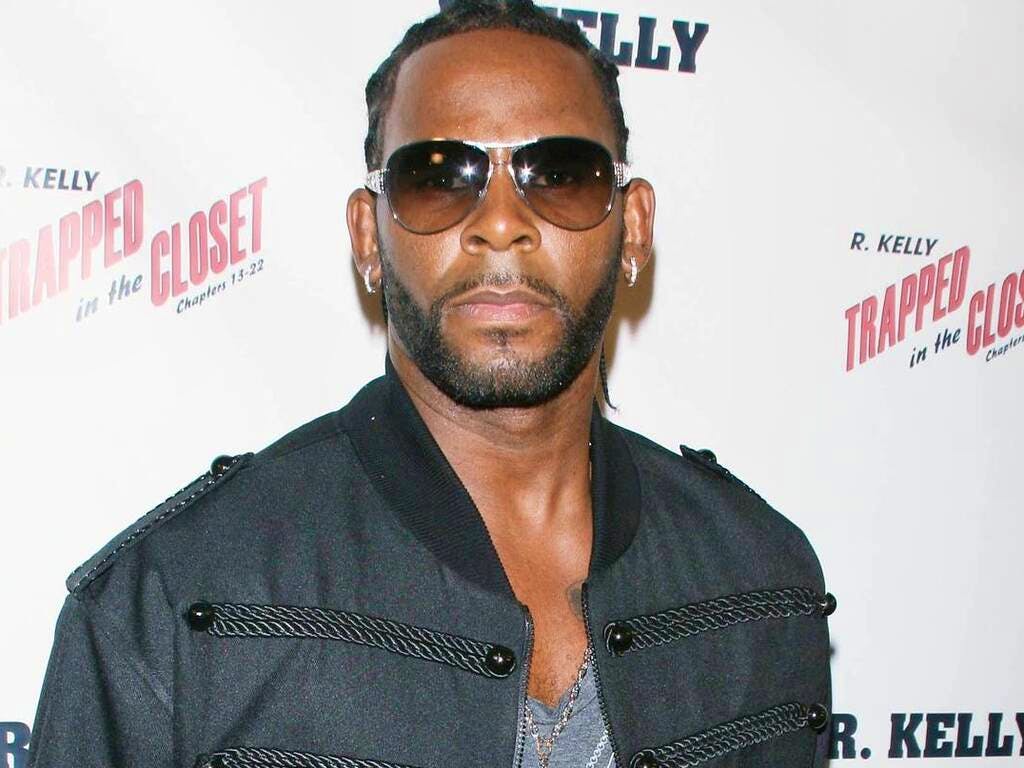 R Kelly Il Processo Per Stupro Iniziera A Maggio