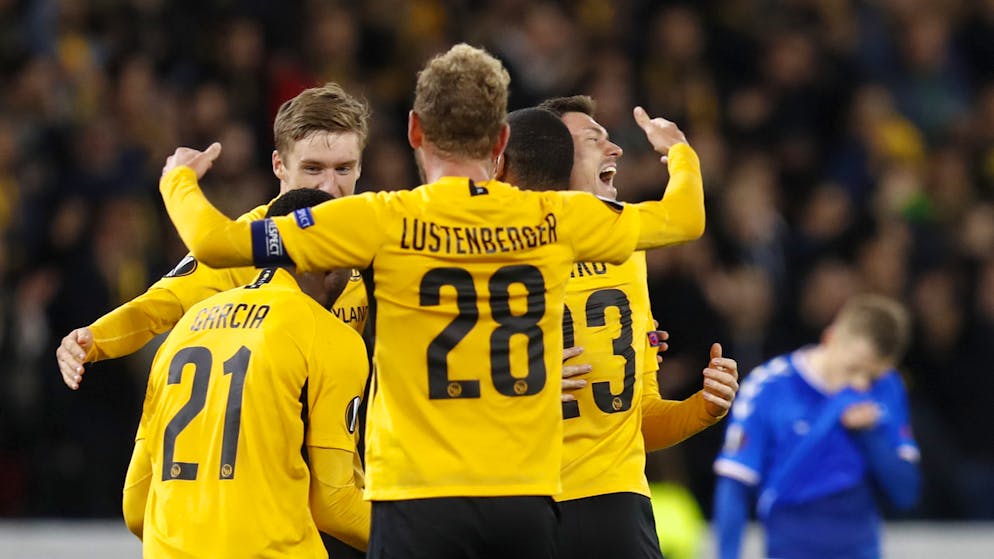 Fassnachts «Glückshormone» vor den Fans. Das sehr späte 2:1 versetzte die Spieler und das ganze Stade de Suisse in Begeisterung