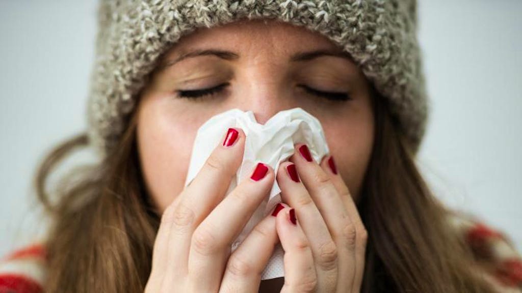 Erkältet. Zum Training oder lieber ins Bett? Ein Experte klärt auf