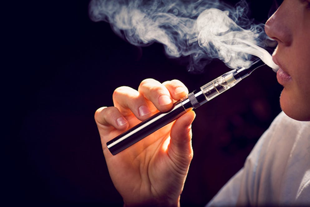 L'épidémie de maladies pulmonaires liées à la consommation de cigarettes électroniques aux Etats-Unis ne faiblit pas, le bilan passant à 18 morts et 1080 malades.