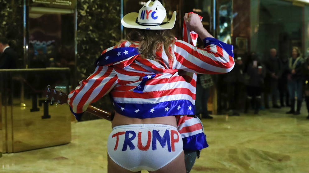 Die Marke «Trump» verkauft sich nicht mehr so gut. Das berifft auch Merchandising-Artikel – manch einer greift lieber zu Eigenfabrikaten. (Symbolbild)