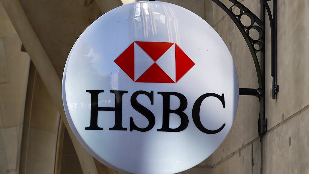 Die Grossbank HSBC will einem Zeitungsbericht zufolge nicht nur 4000 Stellen streichen, sondern in den Planungen ist von rund 10'000 weniger Angestellten die Rede. (Archivbild)