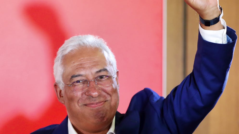 Mit erhobener Faust: Portugals sozialistischer Premierminister Antonio Costa hat die Wahlen in seinem Land gewonnen.