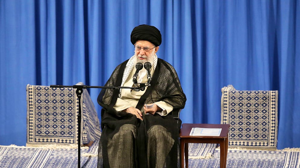 Iran will Einheit des Iraks bewahren. Feinde wollten Zwietracht säen, doch sie seien gescheitert und ihre Strategie werde unwirksam bleiben, schrieb Chamenei am Montag im Kurzbotschaftendienst Twitter. Er nahm Bezug auf die Spannungen im Irak. (Archivbild)