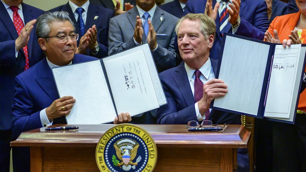 Die USA und Japan haben am Montag (Ortszeit) zwei Handelsabkommen in den Bereichen Landwirtschaft und Digitales unterzeichnet.