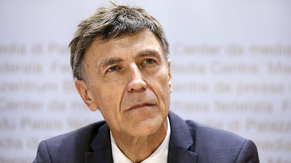 Die Initianten um Luzi Stamm, Aargauer SVP-Nationalrat, können mit dem Sammeln der Unterschriften für die Initiative «Hilfe vor Ort im Asylbereich» beginnen.