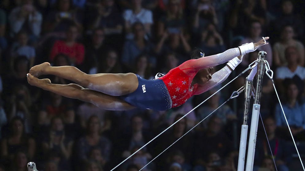 In einer anderen Sphäre. Die einzige kleine Schwäche von Simone Biles ist der Stufenbarren, aber auch dort steht sie im Gerätefinal