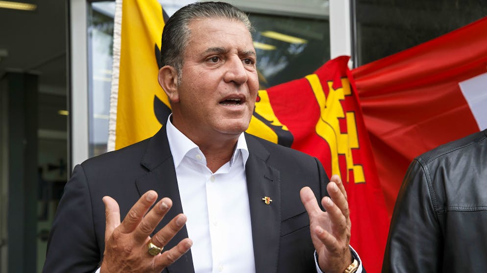 Die spannenden Kämpfe bei den eidgenössischen Wahlen. Berns Übel ist Genfs Glück – durch Bevölkerungswachstum bekommt der Kanton einen Sitz mehr. Davon profitieren möchte etwa Eric Stauffer, Enfant Terrible der Genfer Politik. Er kandidiert auf einer Unterliste der BDP, was die Partei allerdings gar nicht erquickt. 