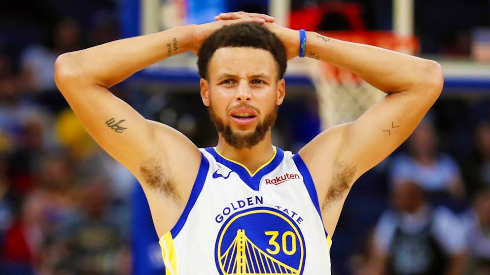 La star de Golden State, Stephen Curry, manquera trois mois de compétition.