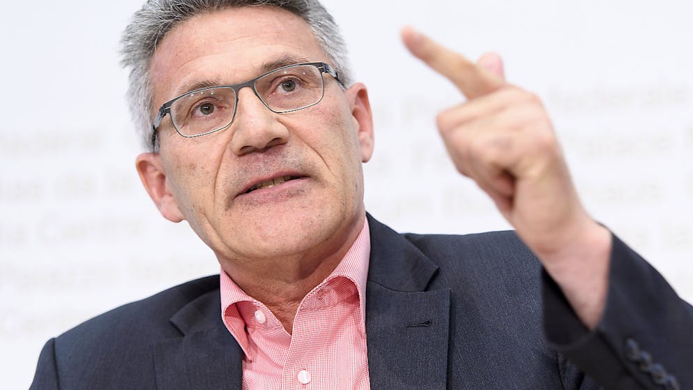 SVP-Nationalrat Pirmin Schwander (SZ) zieht die Kesb-Initiative zurück. (Archivbild)