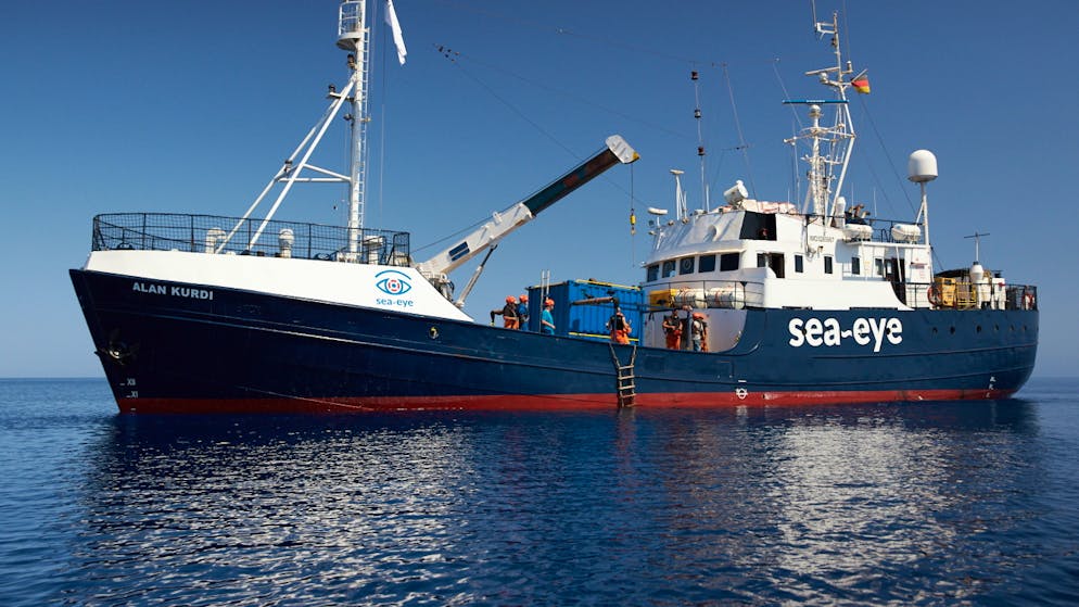 Das private deutsche Rettungsschiff «Alan Kurdi» darf mit 88 Migranten an Bord in Süditalien anlegen. (Archivbild)