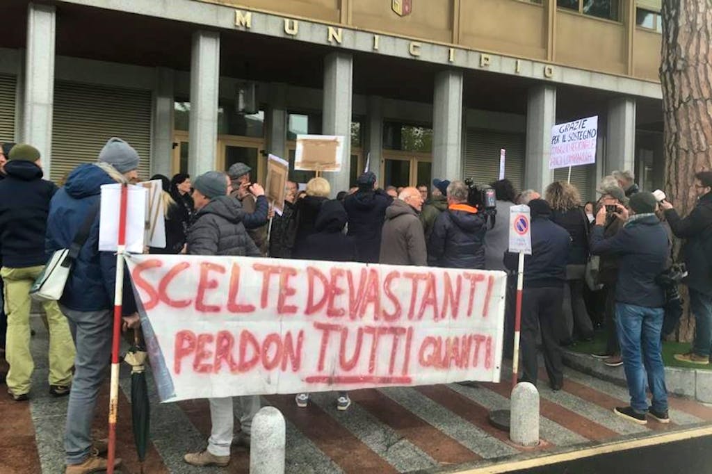 Campione D Italia Protesta Ancora