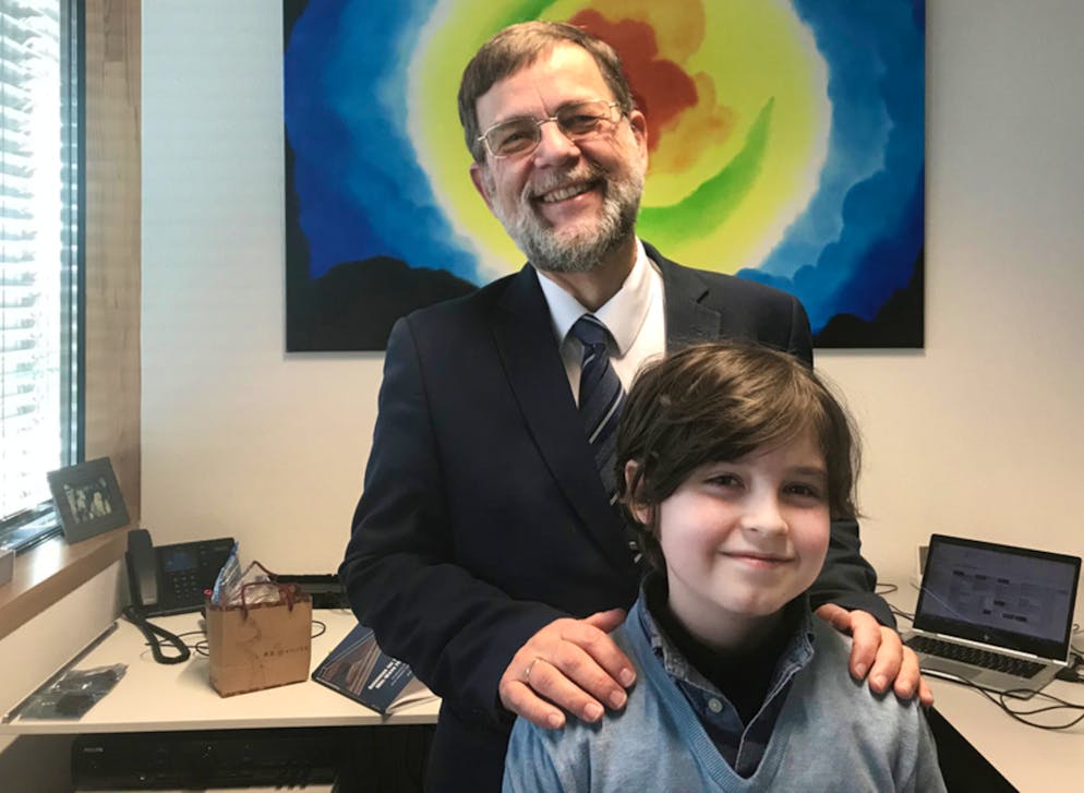 Professor Peter Baltus mit seinem Schützling.