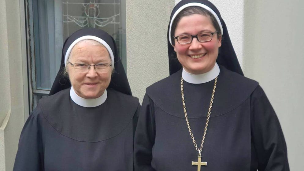 Pia Habermacher, die bisherige Äbtissin von Sarnen, und ihre Nachfolgerin, Rut-Maria Buschor.