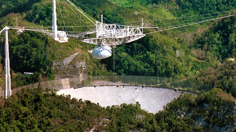 Das Arecibo-Observatorium auf Puerto Rico hat die zweitgrösste Satellitenschüssel der Welt. Von hier aus wurde die Botschaft übermittelt.