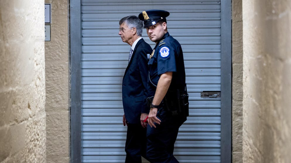Bill Taylor nach seiner Anhörung am 22. Oktober in Washington.