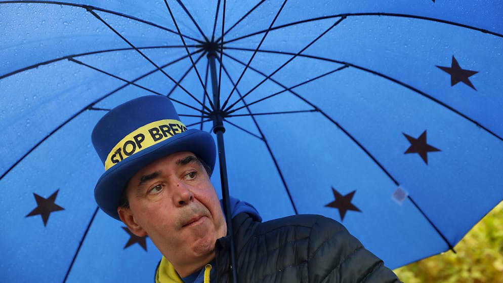 Der für seine Zwischenrufe bekannt gewordene Brexit-Gegner Steve Bray (im Bild) kandidiert für die pro-europäischen Liberaldemokraten bei der britischen Parlamentswahl in einem Monat. (Archivbild)