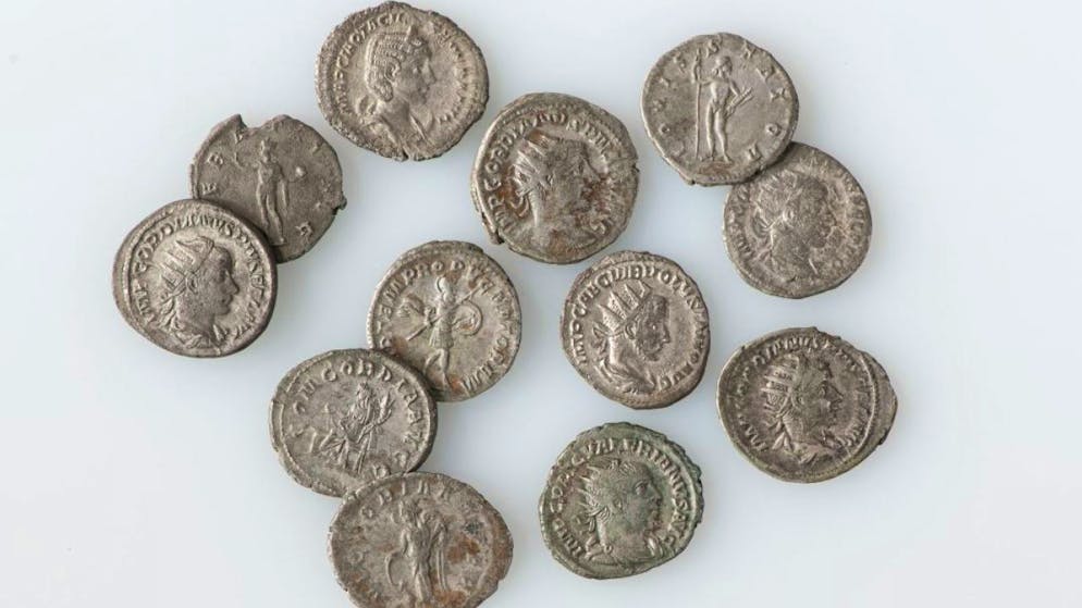 Auf dem Zugerberg ist ein gut in einem Wald versteckter römischer Münzschatz entdeckt worden.