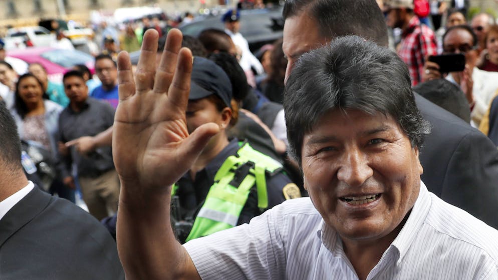 Boliviens gestürzter Präsident Evo Morales bei seiner Ankunft im Exil in Mexiko-Stadt.