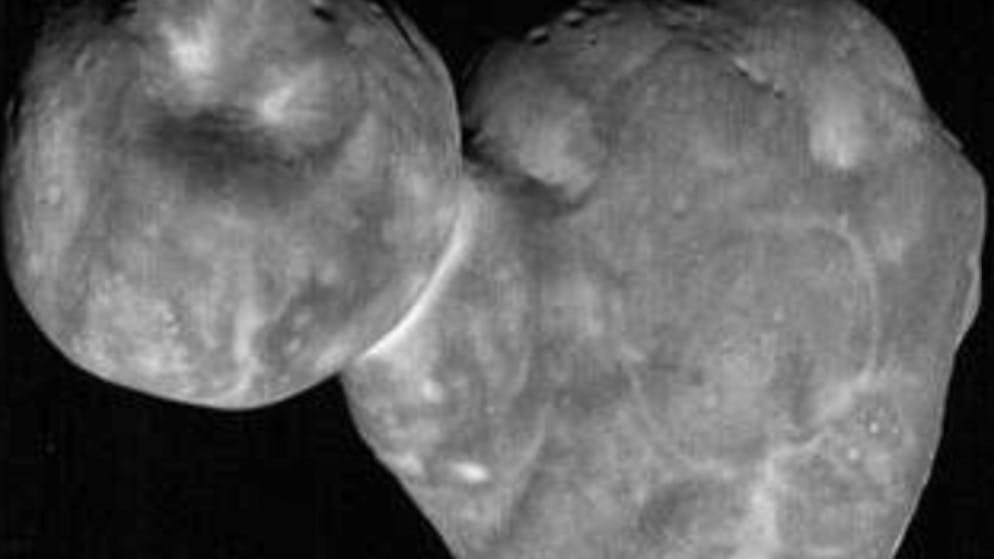 Die Sonde «New Horizons» entdeckte Anfang Jahr den Himmelskörper. Der zunächst gewählte Name «Thule» löste Proteste aus. Jetzt wurde der Eisbrocken umbenannt.