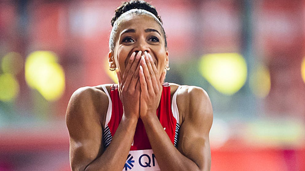 Mujinga Kambundji gewinnt an der WM Bronze und kann ihr Glück kaum fassen.