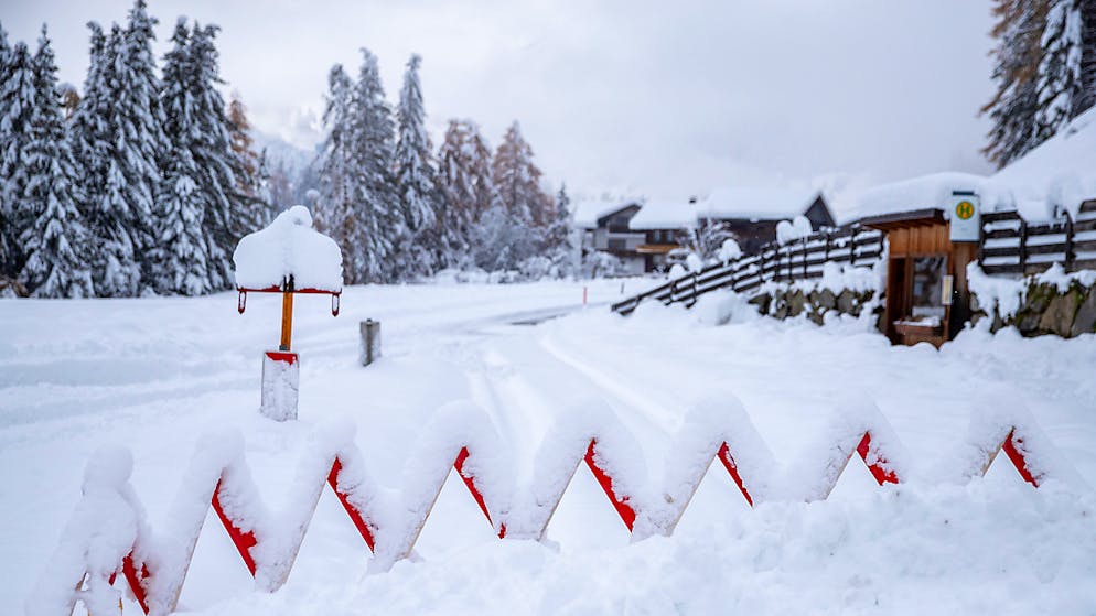 Chaos wegen Schnee und Regen in Osttirol. Wegen des vielen Schnees mussten in Osttirol in Österreich Strassen gesperrt werden.