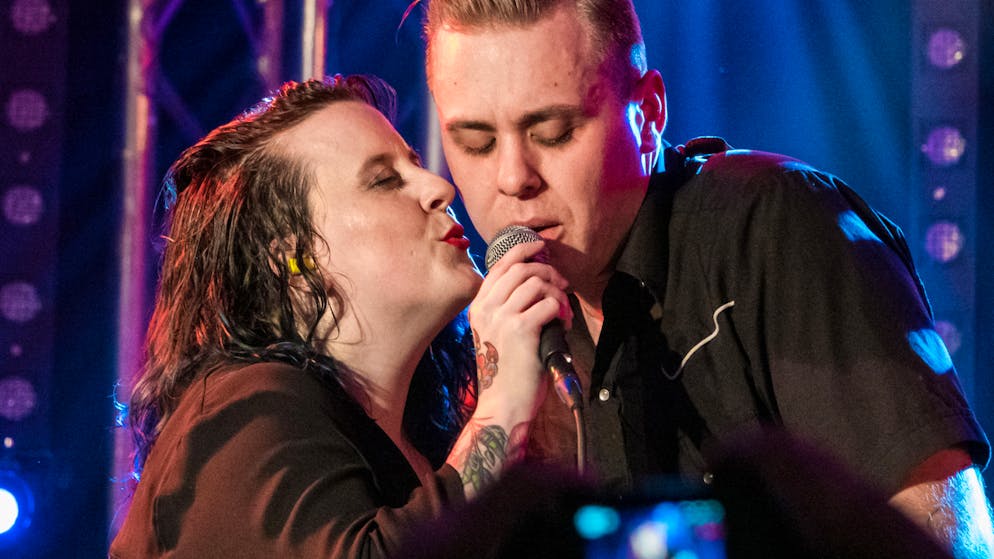 Haben nicht den Blues: Gitarrist Brad Stivers machte bei seinem Auftritt am Lucerne Blues Festival Lindsay Beaver auf der Bühne einen Heiratsantrag.