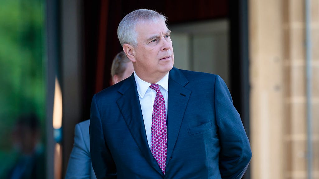 Buckingham Palace. Caso Epstein: il principe Andrea cerca di difendersi, ma non convince