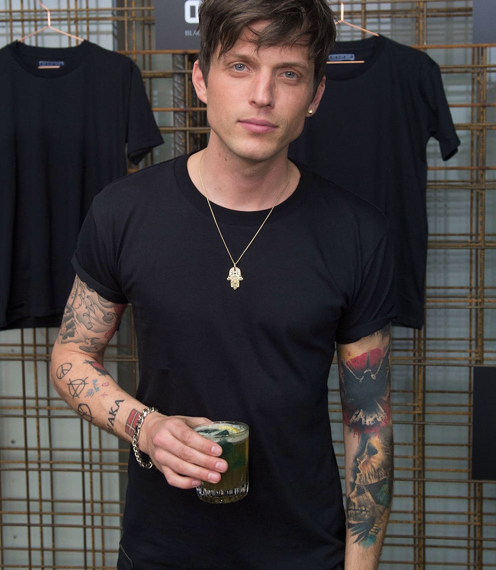 «Du bist das erste, an das ich denke, wenn ich morgens aufwache – und das letzte, woran ich denke, wenn ich einschlafe» – dies notiert CJH an seine junge Frau zum Abschied.