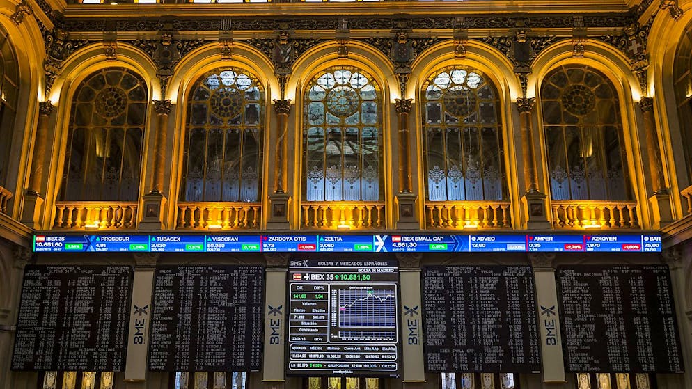 La borsa di Madrid fa gola a molti.