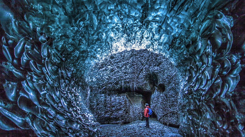 Wie aus einer anderen Welt: Die atemberaubenden Eishöhlen Islands. Der Fotograf Peter Svoboda dokumentierte die unglaublichen Veränderungen der Eishöhlen am Gletschersee Jokulsarlon. Hier bei seinem ersten Beuch im November 2017.