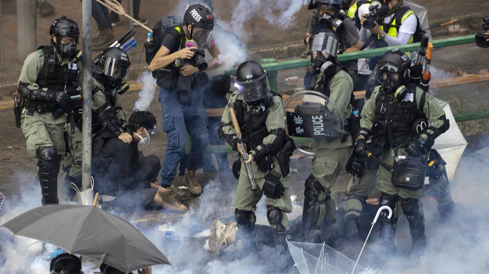 Nun liegt es an US-Präsident Donald Trump, Verordnungen der USA gegen den Einfluss Chinas in Hongkong, wo seit Monaten demonstriert wird, in Kraft zu setzen.